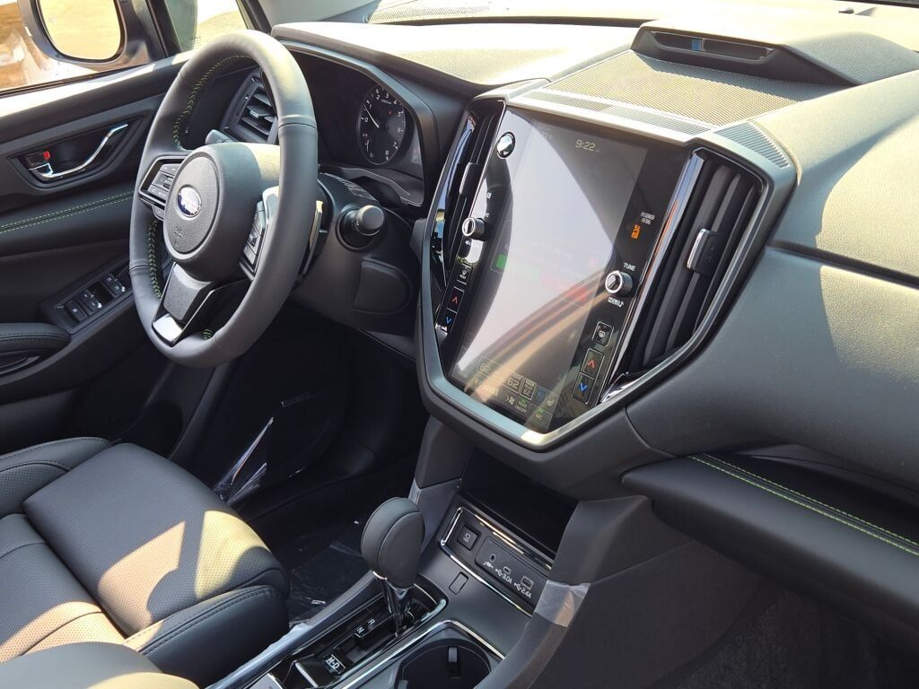 2025 Subaru Ascent Onyx Edition Touring photo 5