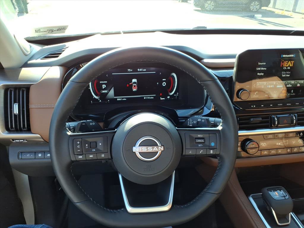 2024 Nissan Pathfinder Platinum photo 13