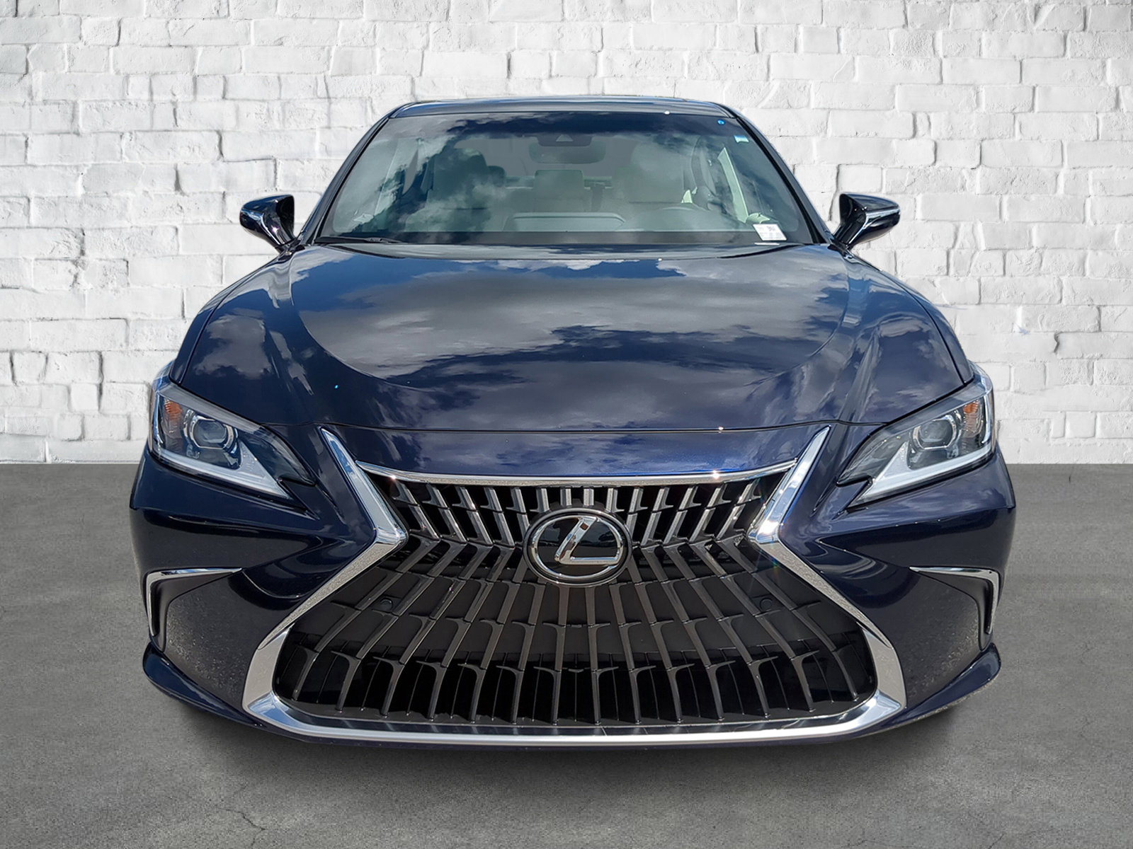 2025 Lexus ES 350 photo 2