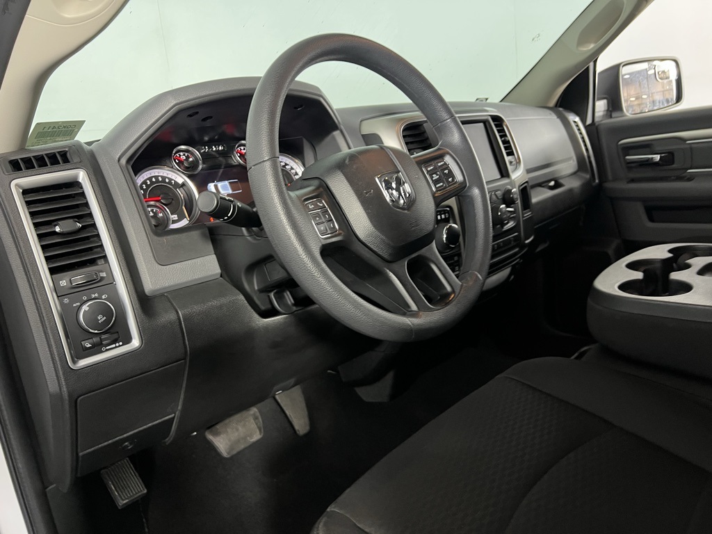 2020 Ram 1500 Classic Warlock photo 16
