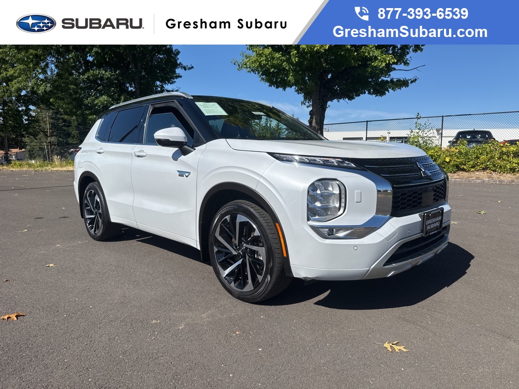 2023 Mitsubishi Outlander Plug-In Hybrid SEL's photo