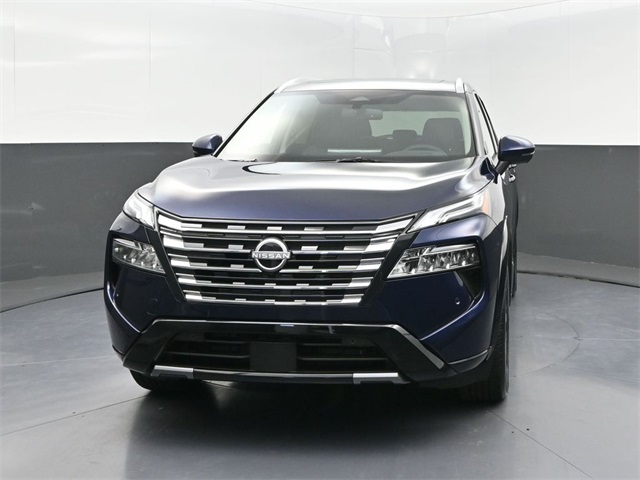 2026 Nissan Rogue Platinum photo 2