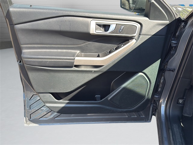 2023 Ford Explorer XLT photo 10