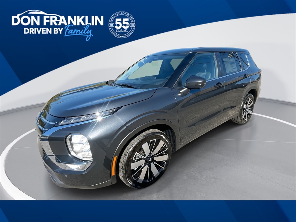 2025 Mitsubishi Outlander SE's photo