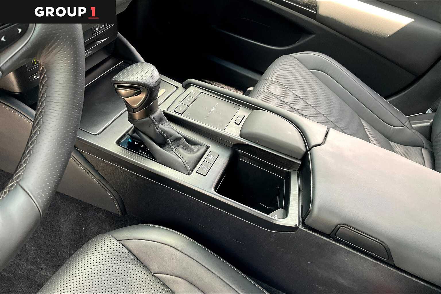 2022 Lexus ES F SPORT photo 14