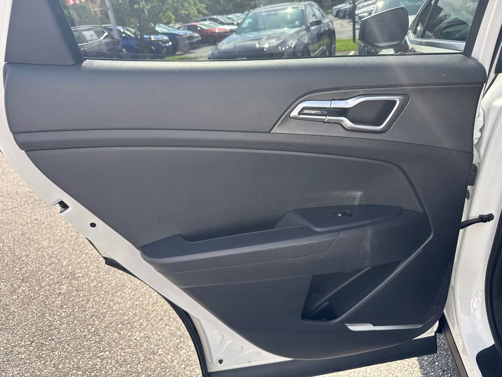 2023 Kia Sportage Hybrid LX photo 21