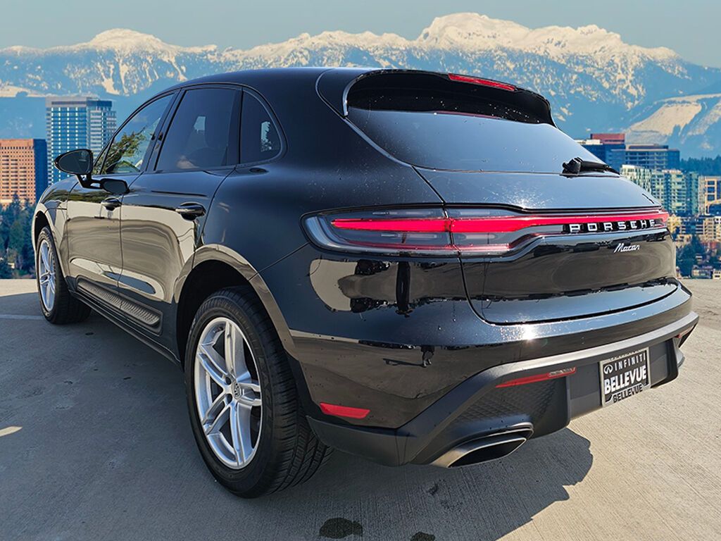 2024 Porsche Macan T photo 6