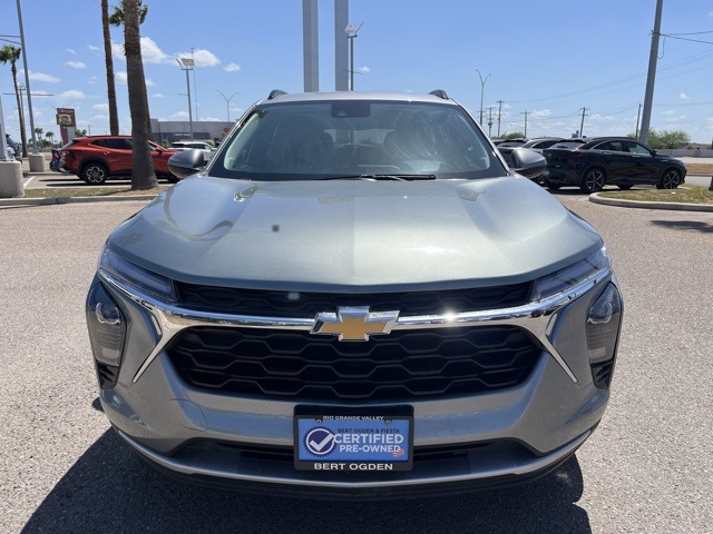 2024 Chevrolet Trax LT photo 4