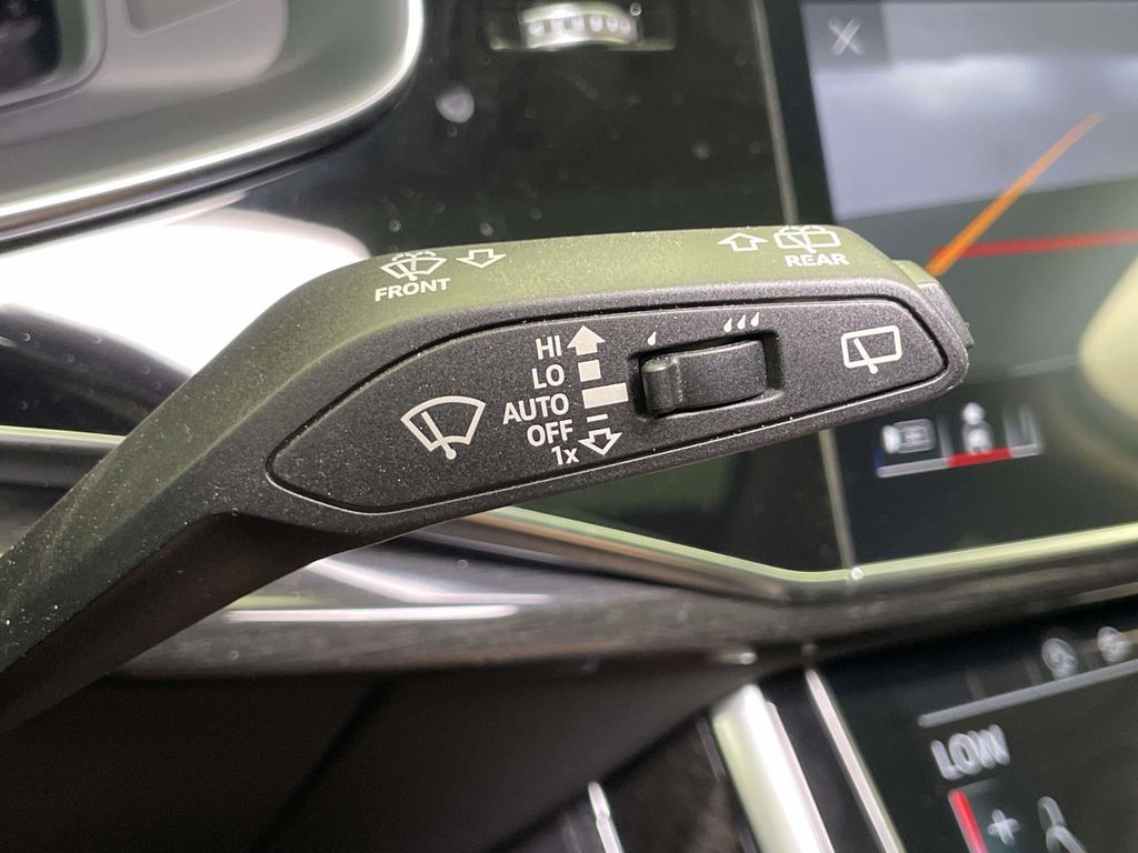 2021 Audi Q7 55 Prestige photo 37