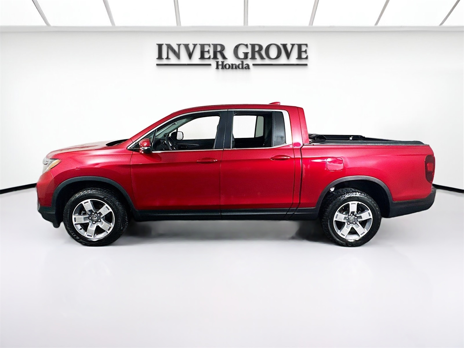 Used 2025 Honda Ridgeline RTL with VIN 5FPYK3F5XSB004151 for sale in Inver Grove Heights, Minnesota