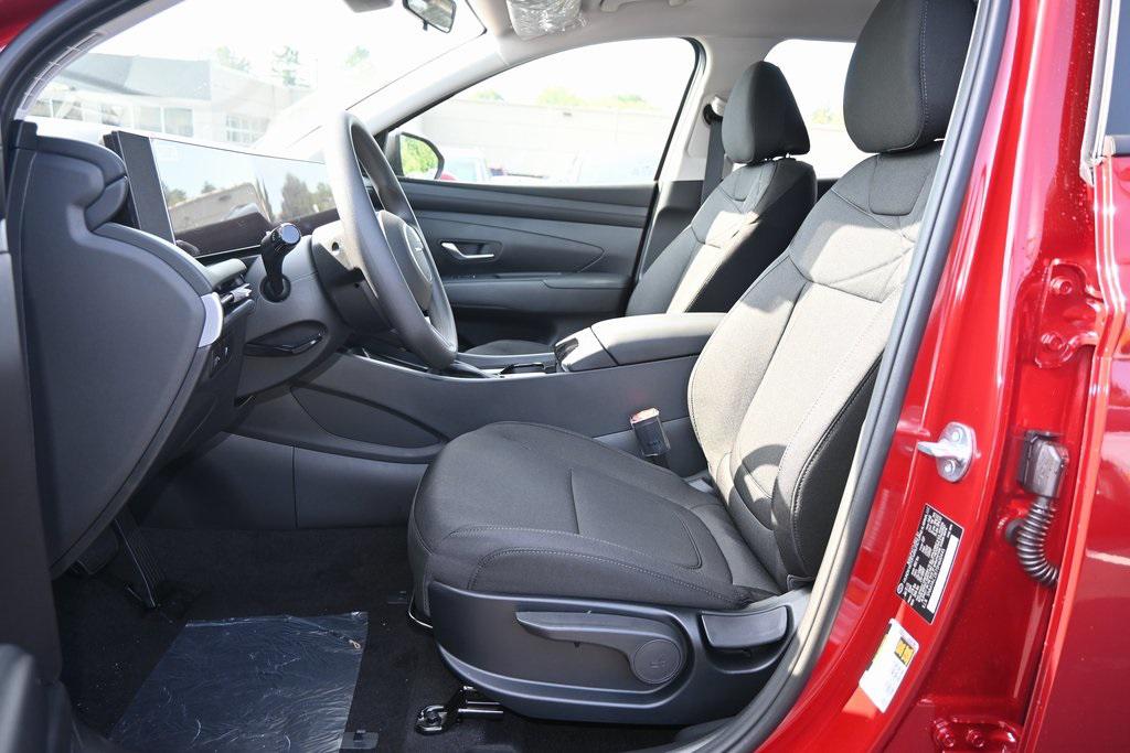 2025 Hyundai Tucson SE photo 8