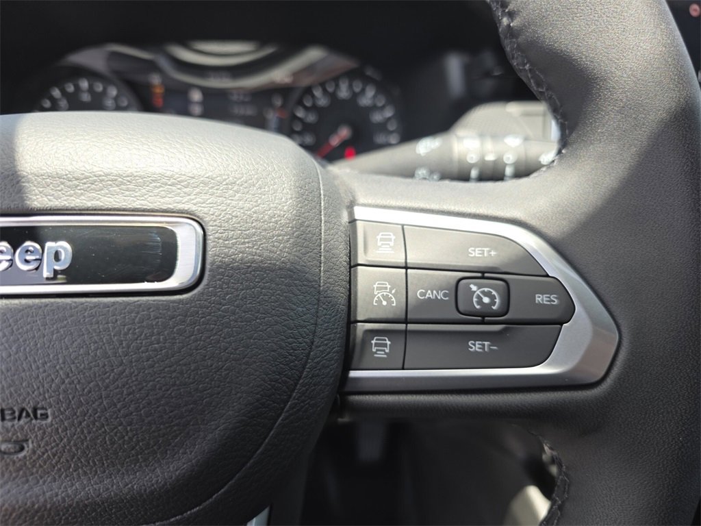 2025 Jeep Compass Limited photo 17