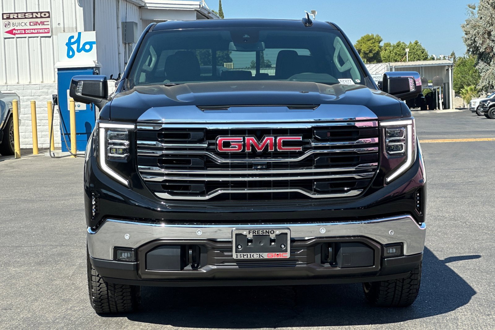 2026 Gmc Sierra 1500 SLT photo 3