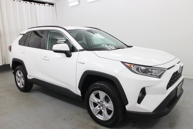 2021 Toyota RAV4 Hybrid XLE photo 3