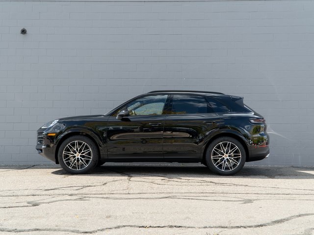 2026 Porsche Cayenne photo 2