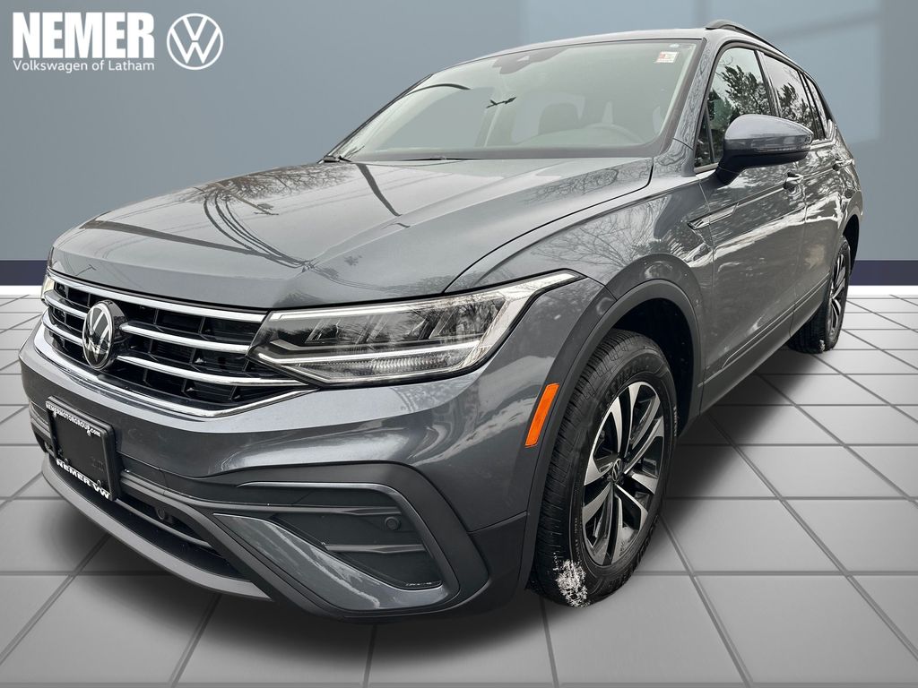 2024 Volkswagen Tiguan S's photo