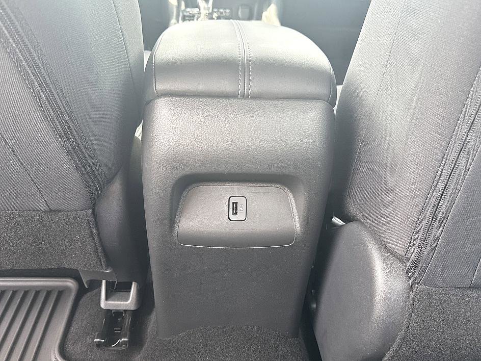2025 Nissan Sentra SV photo 18
