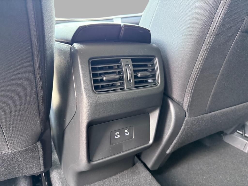 2025 Nissan Rogue SV photo 19