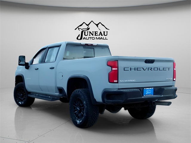 2025 Chevrolet Silverado 2500HD ZR2 photo 3