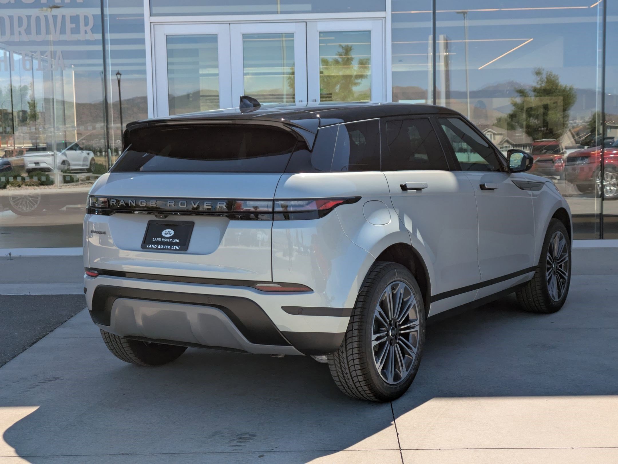 2026 Land Rover Range Rover Evoque S photo 5