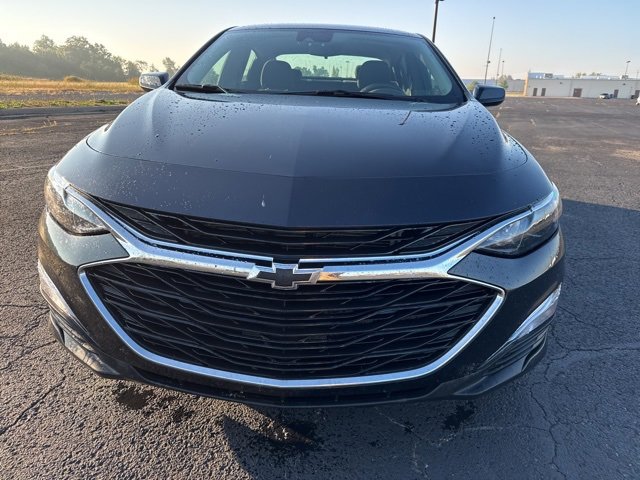 2022 Chevrolet Malibu RS photo 2