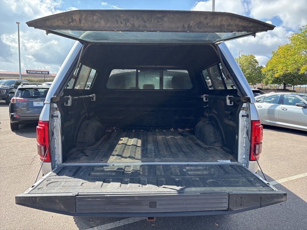 2016 Ford F-150 Platinum photo 17