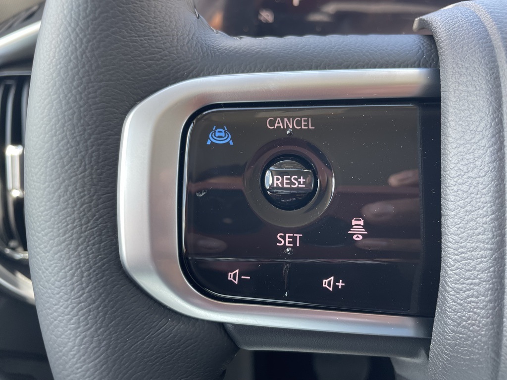 2026 Nissan Armada SV photo 9