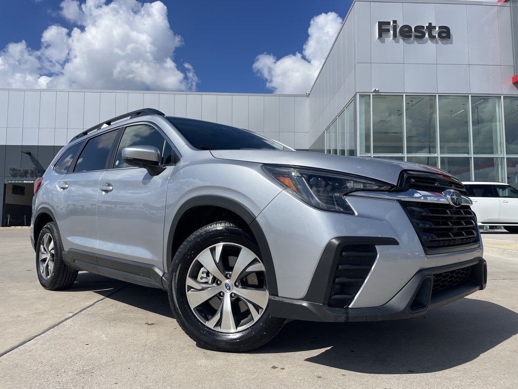 2025 Subaru Ascent Premium's photo