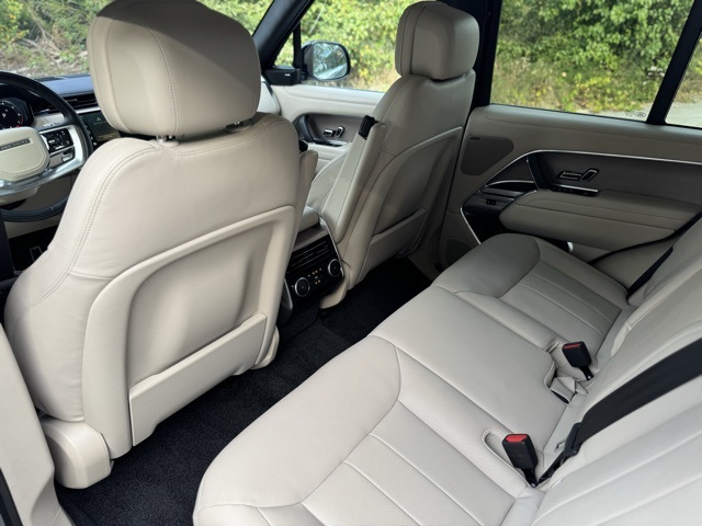 2023 Land Rover Range Rover SE photo 14