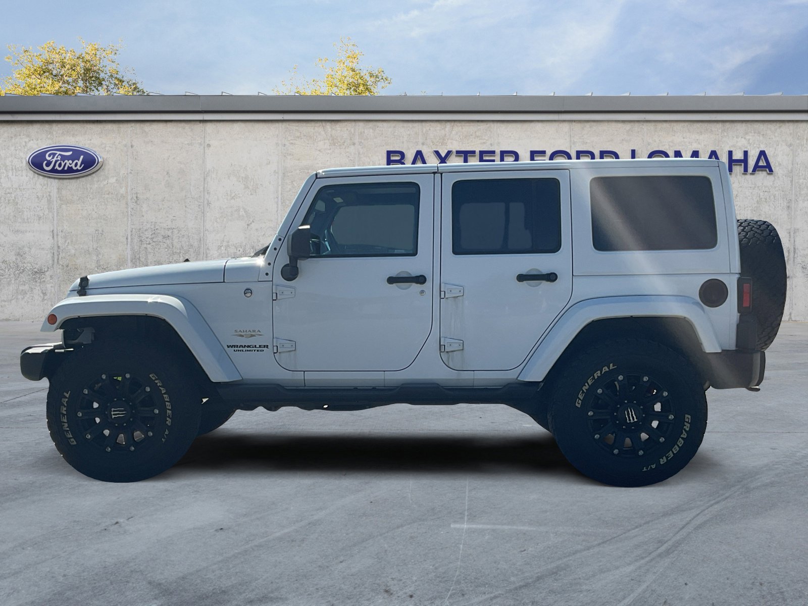 2014 Jeep Wrangler Unlimited Sahara photo 9