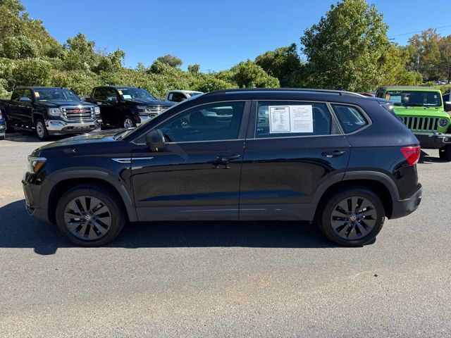 2024 Volkswagen Taos S photo 2