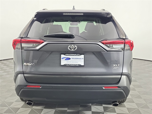 2019 Toyota RAV4 XLE Premium photo 4