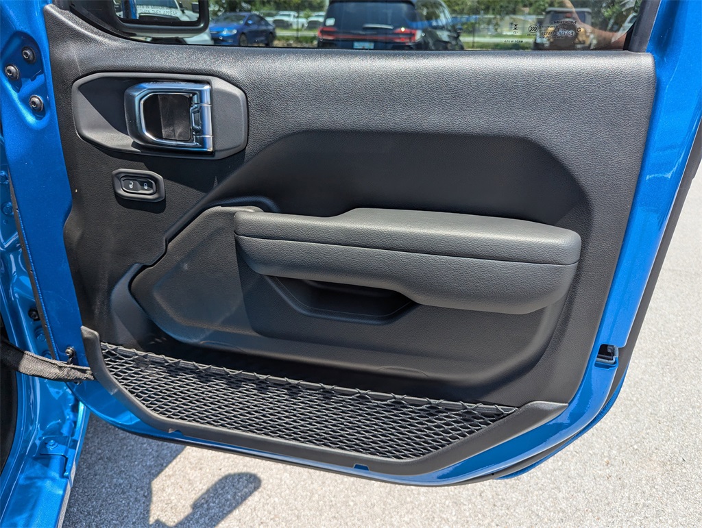 2025 Jeep Wrangler Sport S photo 31