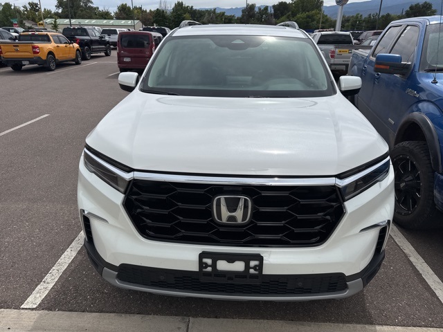 2024 Honda Pilot Touring photo 2