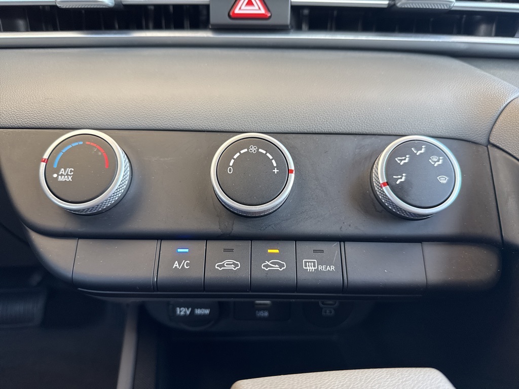 2024 Hyundai Elantra SE photo 12