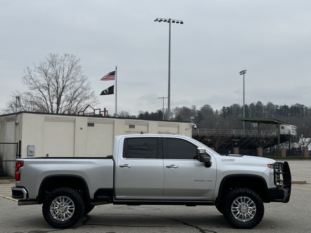 2023 Chevrolet Silverado 2500HD High Country photo 4