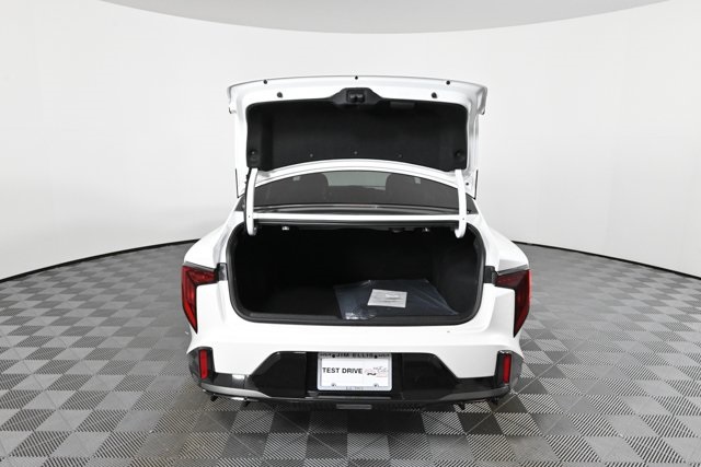2025 Kia K4 GT-Line photo 9