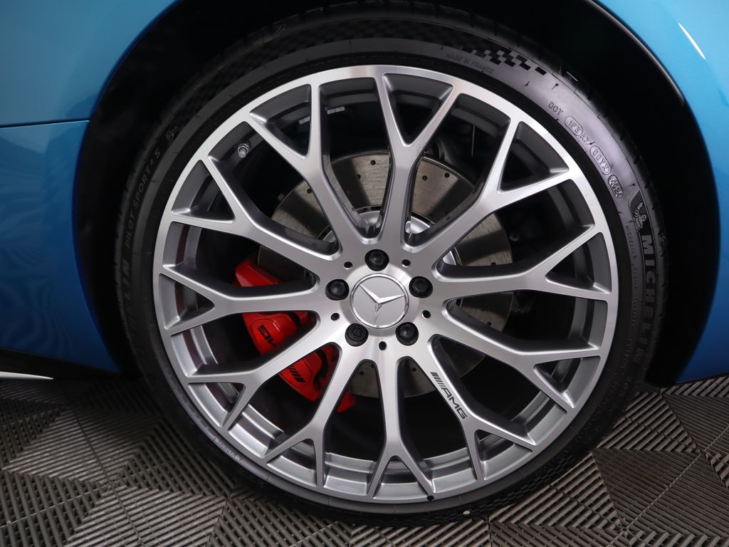 2025 Mercedes Benz SL 55 AMG photo 37