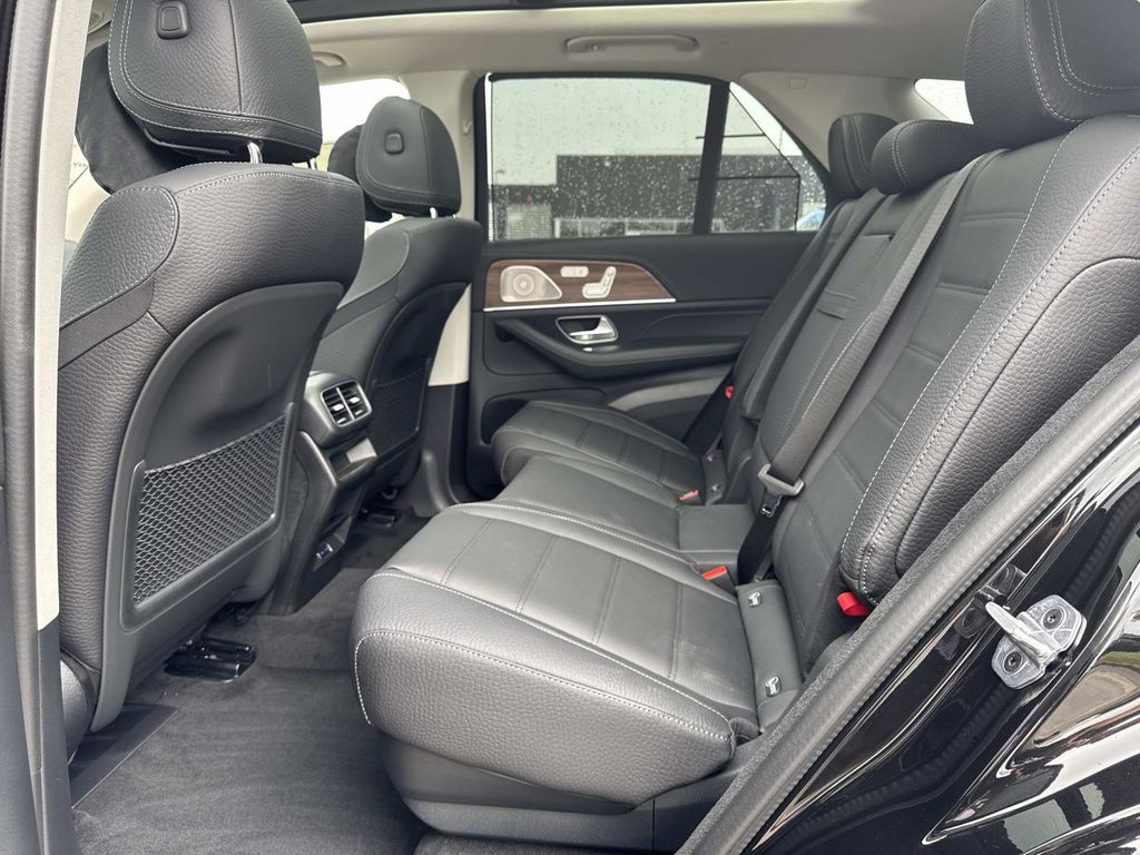 2026 Mercedes Benz GLE 580 4MATIC photo 11