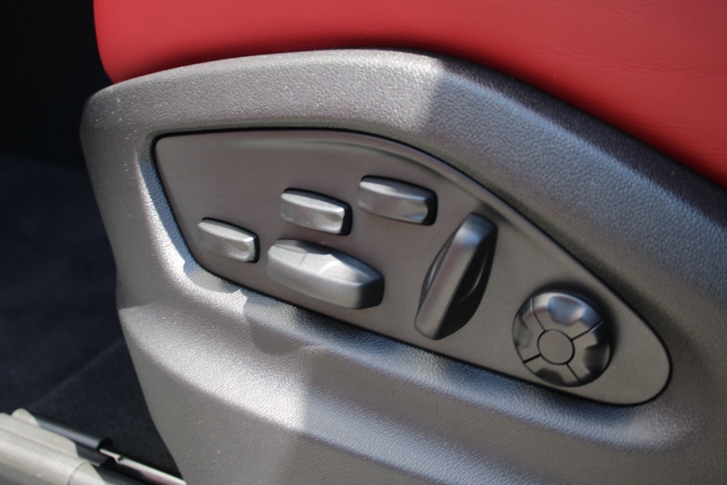 2023 Porsche Cayenne Turbo photo 17