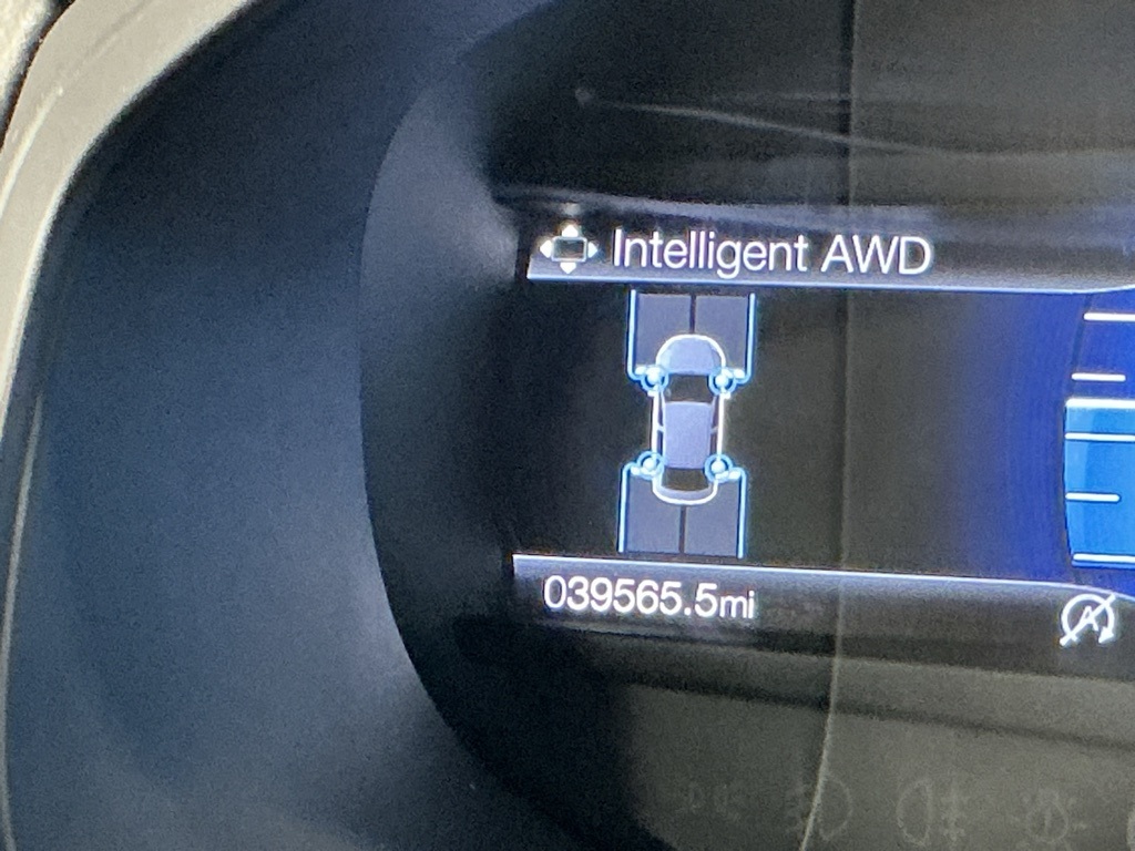 2024 Ford Edge SEL photo 4