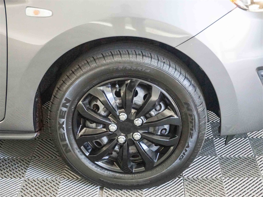 2017 Mitsubishi Mirage ES photo 11