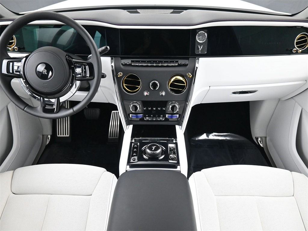 2025 Rolls Royce Cullinan photo 4