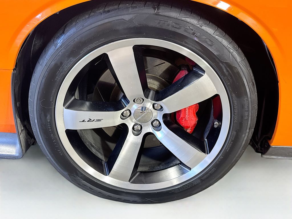2012 Dodge Challenger SRT8 392 photo 34