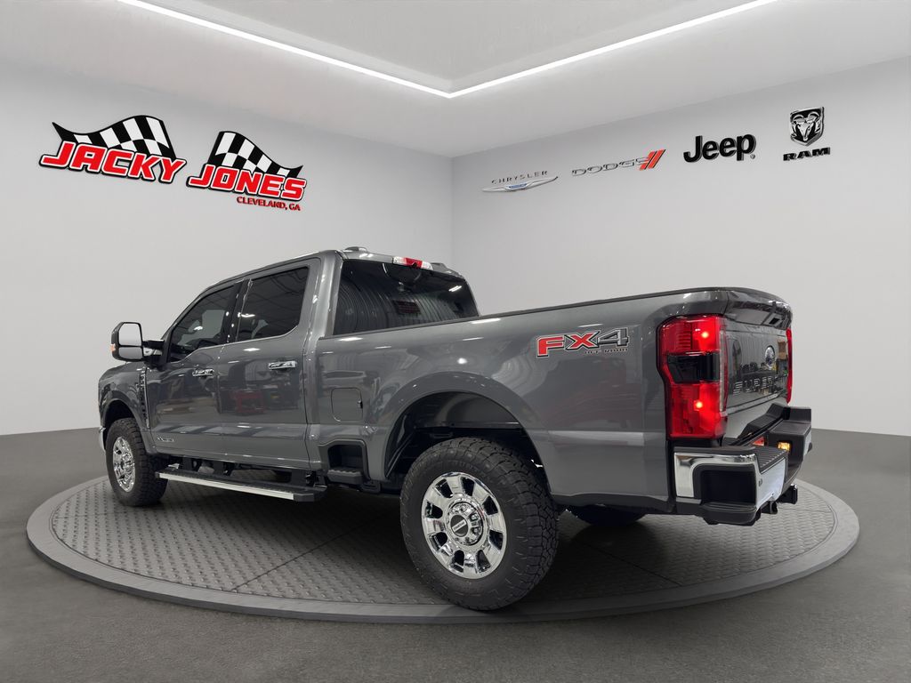 2025 Ford F-250 Lariat photo 3
