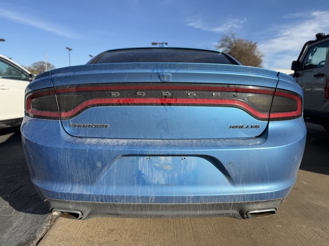 2015 Dodge Charger SXT photo 4