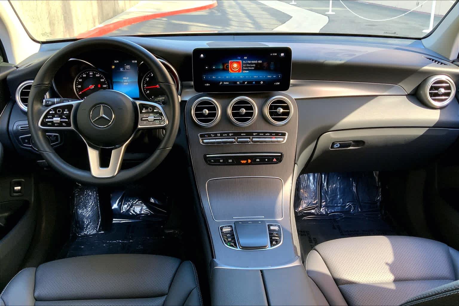 2022 Mercedes Benz GLC 300 photo 14