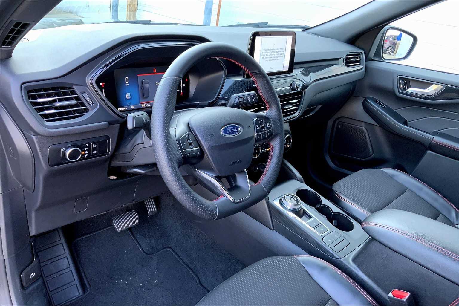 2025 Ford Escape ST-Line photo 15