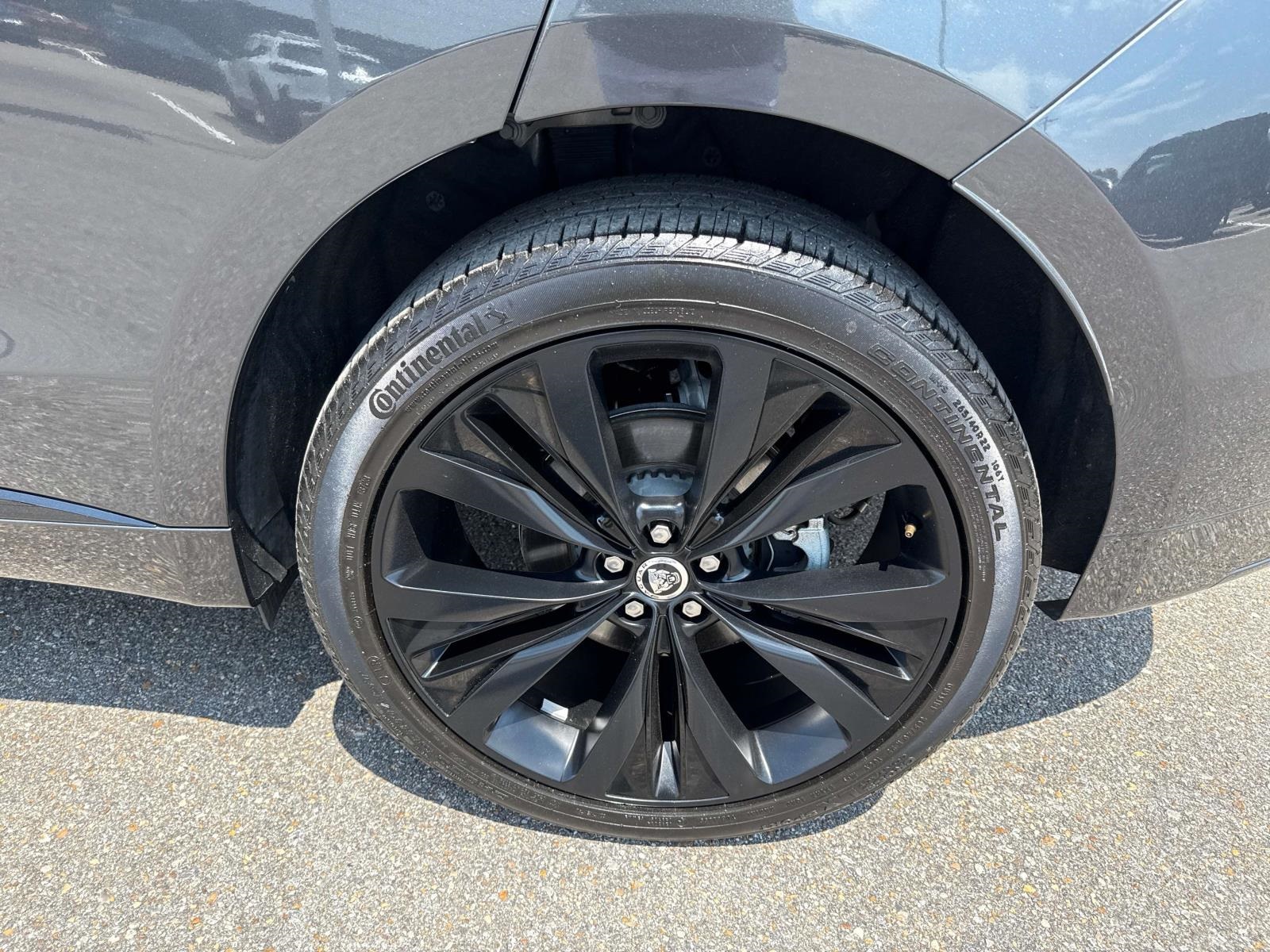 2025 Jaguar F-PACE P250 R-Dynamic S photo 3