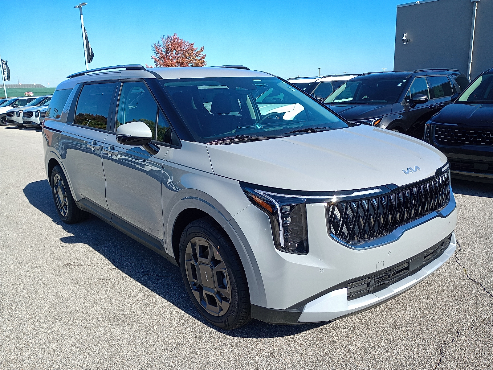 2026 Kia Carnival EX's photo